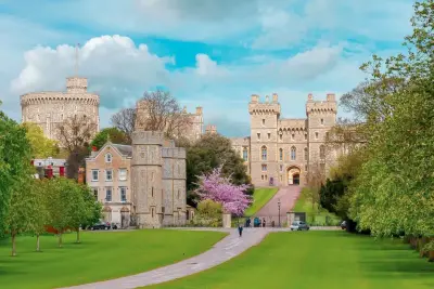 Stonehenge & Windsor Castle Tour